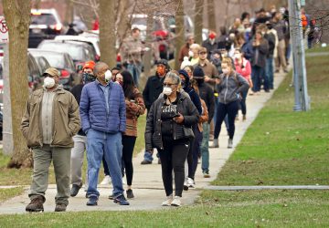In Wisconsin, Putting Lives at Risk to Vote