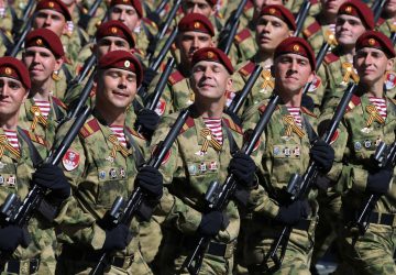 Russian court backs move to let Putin stay