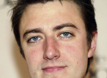 Gilmore Girls: How Many Jobs Did Kirk Have